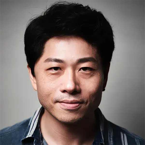 一位成熟台灣電子煙玩家的肖像,作為 Salt-Shaqonline 商城萬名滿意客戶的信任代表。