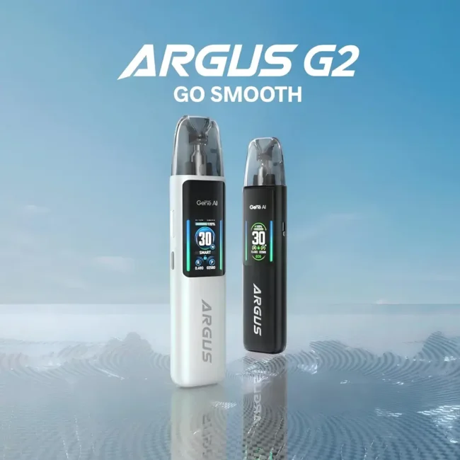 ARGUS G2 主機 - 30W 順滑體驗 (GO SMOOTH) VOOPOO ARGUS G2 阿格斯 G2 電子煙主機形象主圖。展示珍珠白與磨砂黑雙機型,背景為藍天水面,強調 "GO SMOOTH" 順滑口感。螢幕清晰顯示 30W 輸出與 Gene AI 晶片介面。