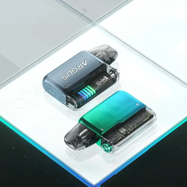 ARGUS P2 主機 - 30W 強勁輸出 & OLED 智慧螢幕 (機械未來風) VOOPOO ARGUS P2 阿格斯 P2 電子煙主機形象主圖。展示其機械未來感設計 (Mechanical and Futuristic),並強調核心規格:30W MAX OUTPUT (最大功率)、0.54'' OLED SCREEN (智慧螢幕) 以及 3X LIFESPAN COIL (三倍壽命霧化芯)。