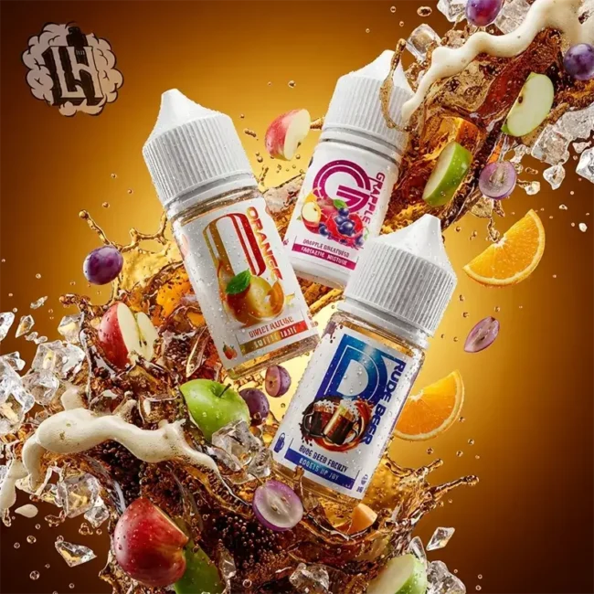 LH VAPEMY 馬來西亞煙油 - 經典麥根沙士 (Rude Beer) 與水果系列主圖 LH VAPEMY 馬來西亞系列尼古丁鹽煙油主圖。展示三款熱銷口味瓶身:Rude Beer (麥根沙士)、Grapple (葡萄蘋果) 與 Orange (鮮橙)。背景為棕色麥根沙士氣泡與冰塊爆炸特效,伴隨蘋果、葡萄與柳橙切片,強調馬來油的濃郁風格。