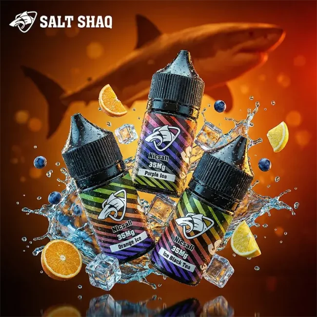 SALT SHAQ 鯊克「彩鯊系列」尼古丁鹽煙油形象主圖。展示 35mg (3.5%) 濃度包裝，包含熱銷口味：紫冰 (Purple Ice)、橙冰 (Orange Ice) 與冰紅茶 (Ice Black Tea)。背景帶有標誌性鯊魚剪影與動感水花。